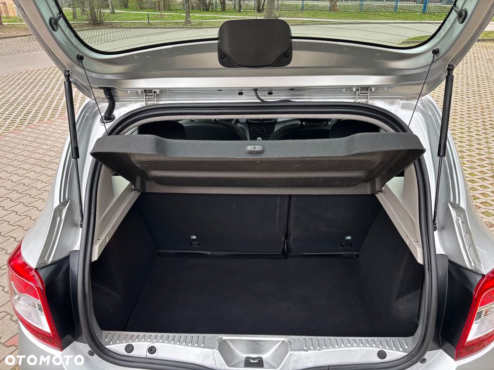 Dacia Sandero 1.2 16V - 19