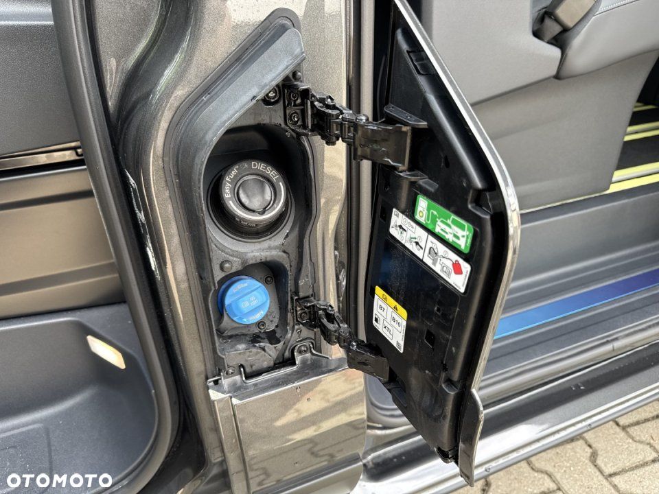 Ford Tourneo Custom - 24