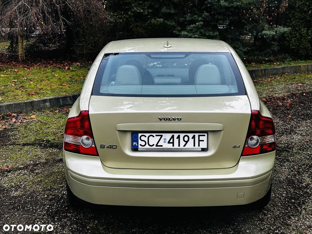 Volvo S40 2.4 - 8