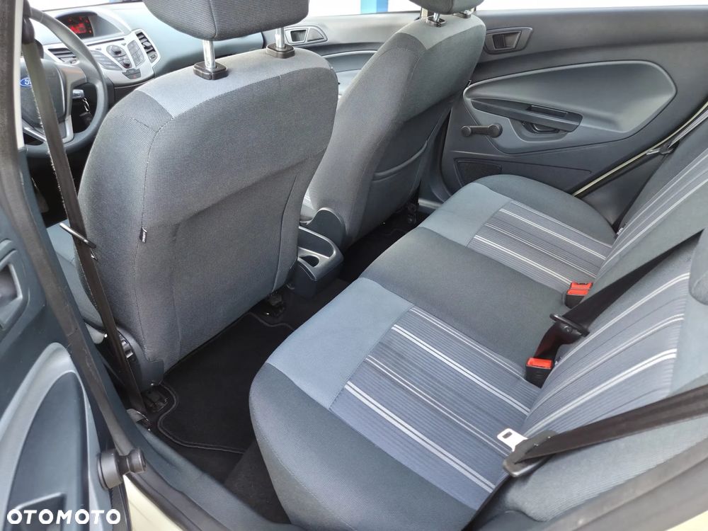 Ford Fiesta 1.25 Celebration - 14