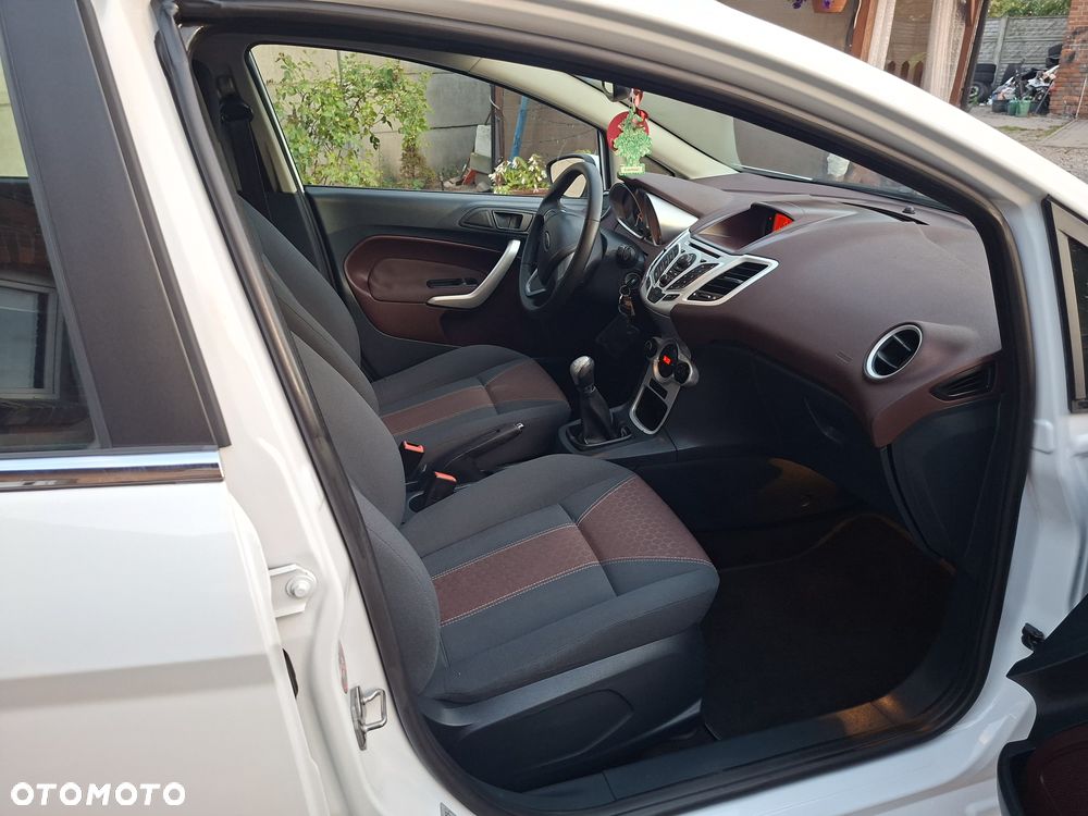 Ford Fiesta 1.25 Ambiente - 11