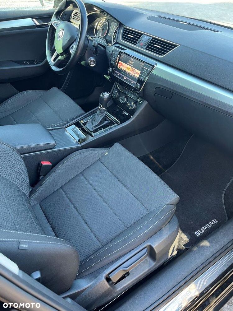 Skoda Superb 2.0 TDI Ambition DSG - 9