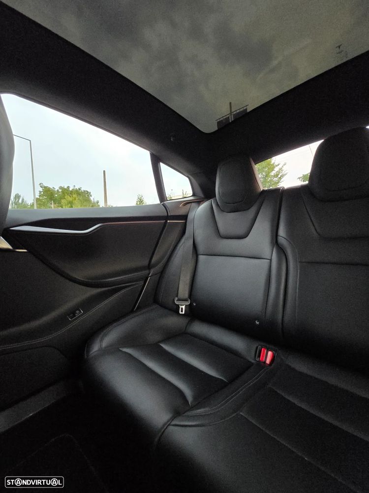 Tesla Model S Long Range - 22
