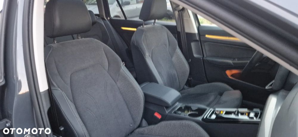 Volkswagen Golf 1.5 eTSI OPF DSG Style - 10