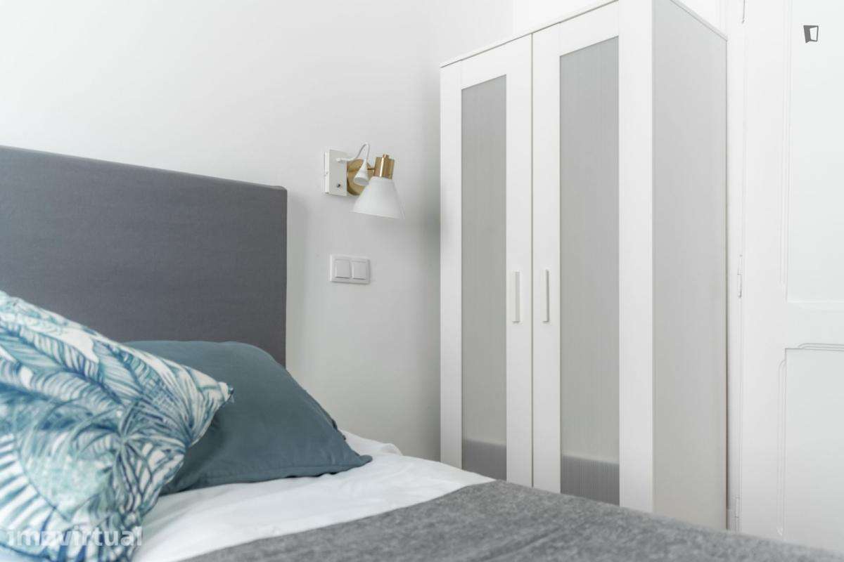Quarto - localizado em Anjos Lisbon - Grande imagem: 4/13