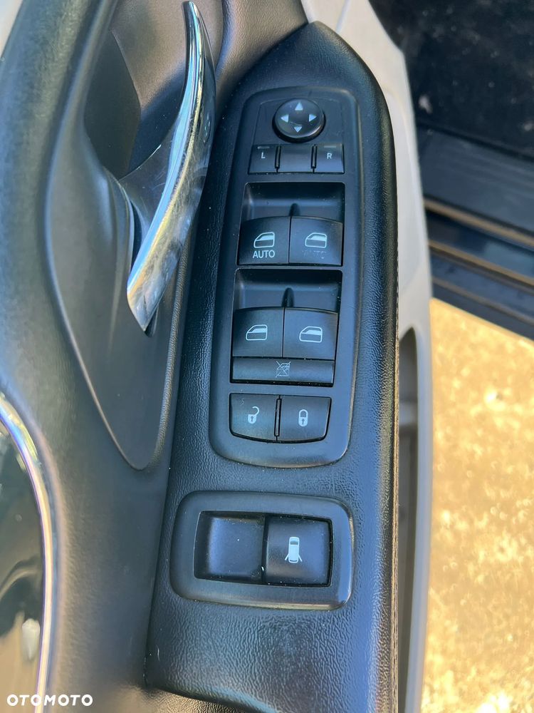 Dodge Grand Caravan - 14