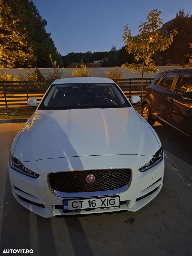 Jaguar XE - 2