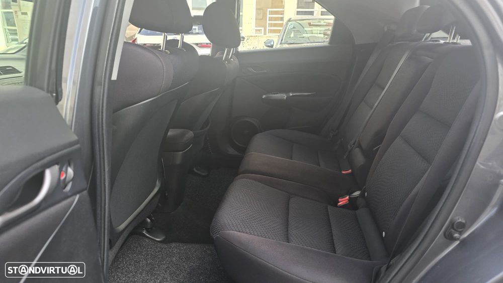 Honda Civic 1.4 i-VTEC Comfort - 11
