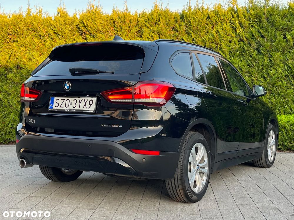 BMW X1 xDrive25e Business Edition - 8