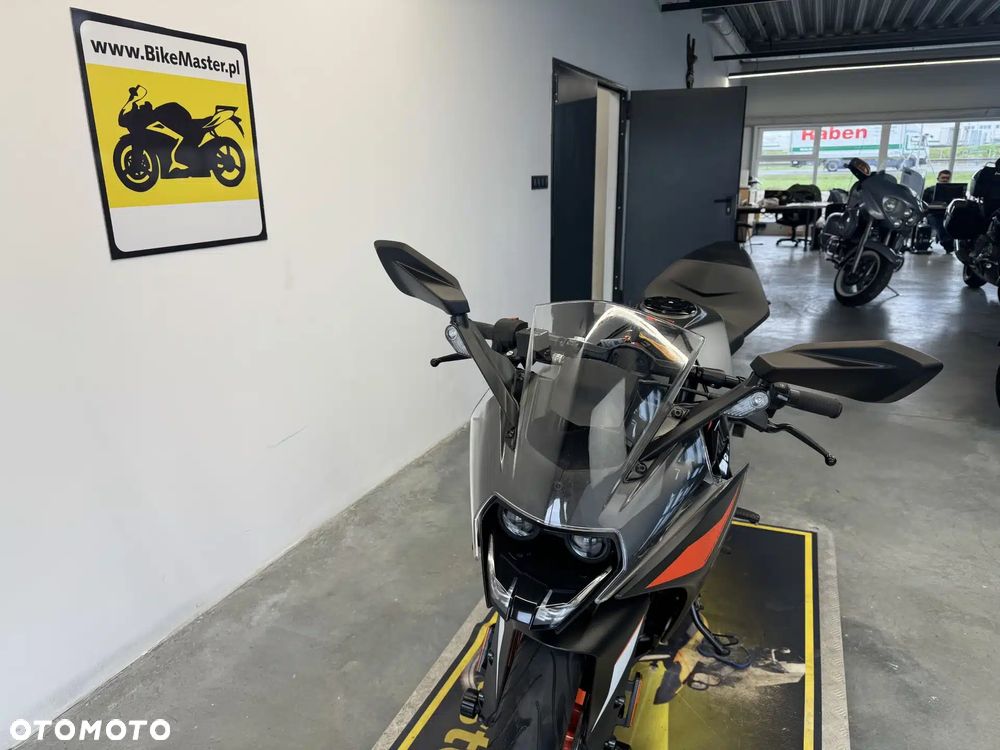 KTM RC 125 - 33
