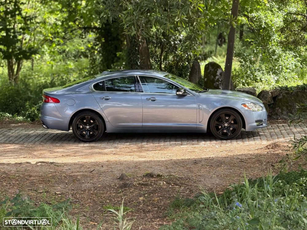 Jaguar XF 2.7 D V6 Premium Luxury - 9
