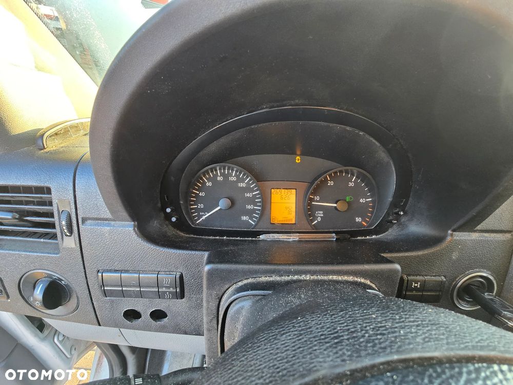 Mercedes-Benz Sprinter - 10