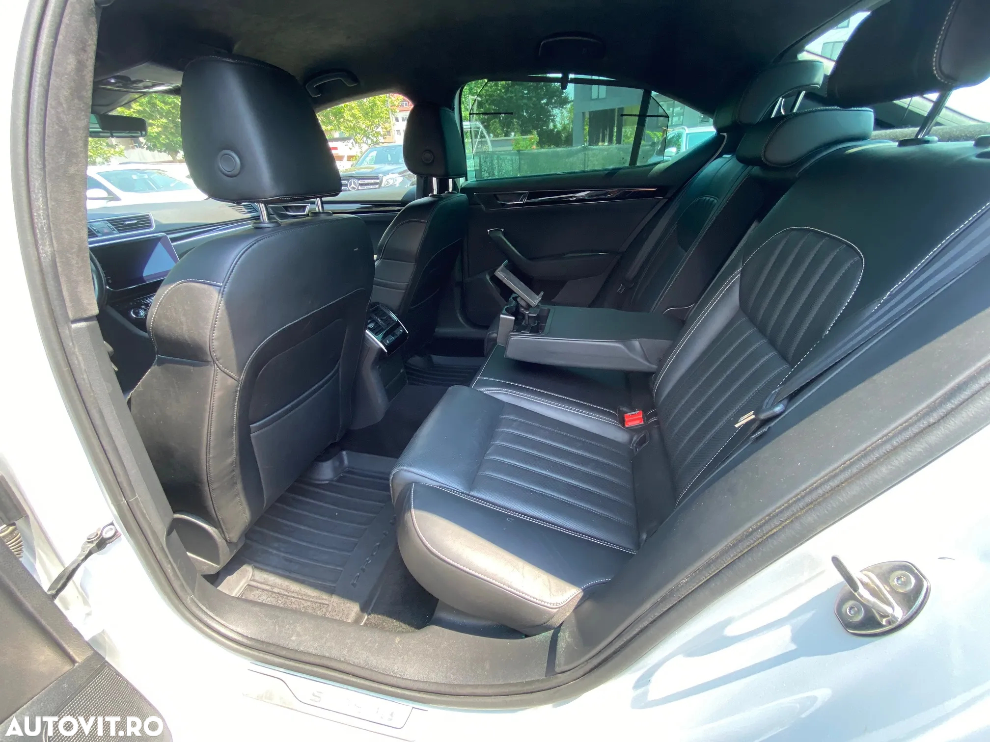 Skoda Superb Combi 1.4 TSI iV DSG L&K - 8
