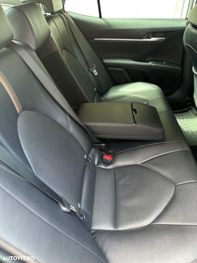 Toyota Camry 2.5 Dynamic - 17