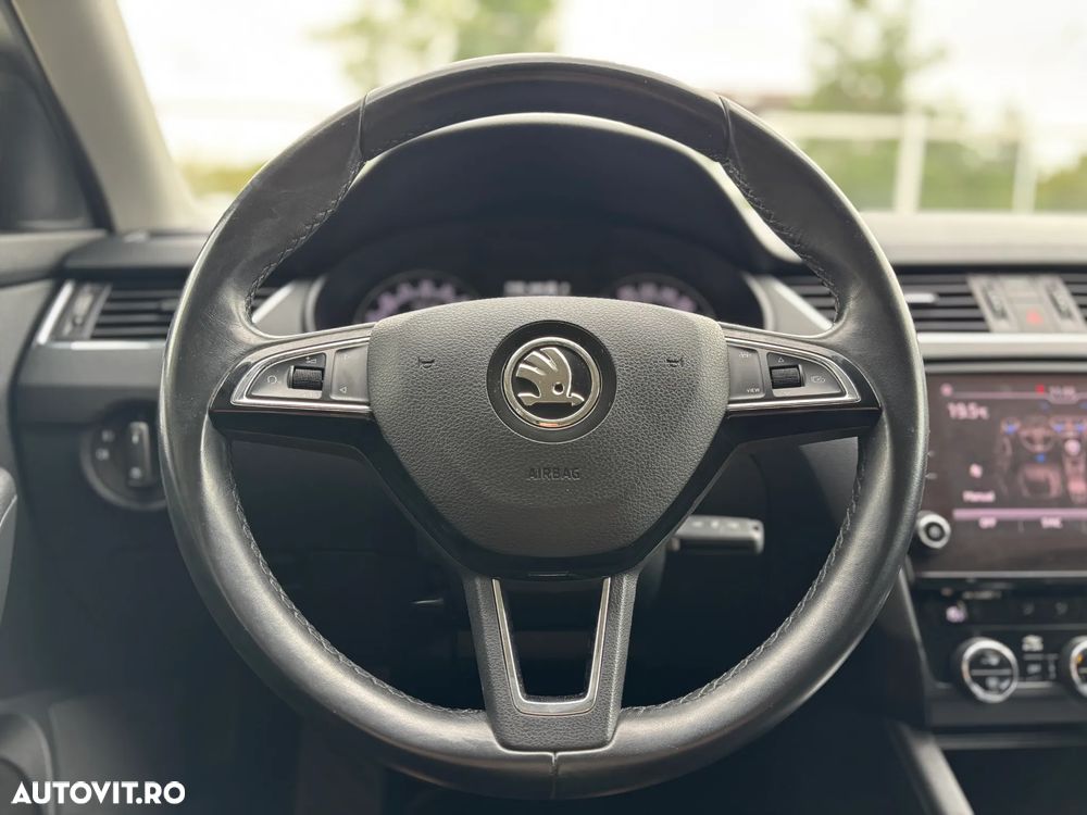 Skoda Octavia Combi Diesel 2.0 TDI DSG Ambition - 14