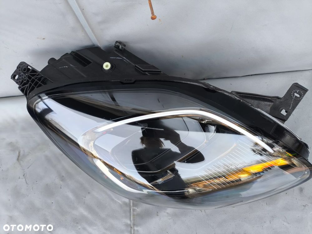 LAMPA REFLEKTOR PRAWY PRZÓD FORD PUMA II MK2 19- LED - 3