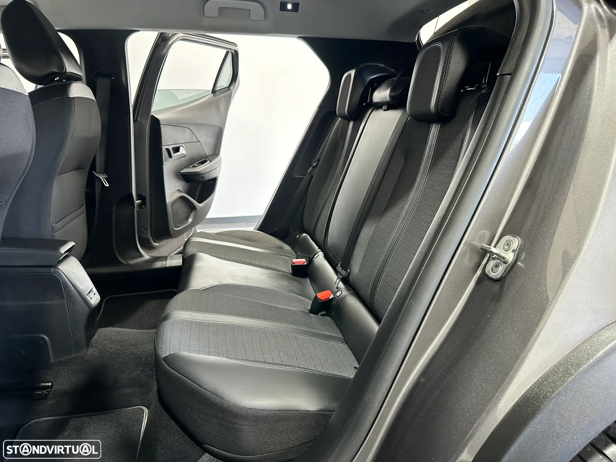 Peugeot 2008 1.5 BlueHDi Allure - 41