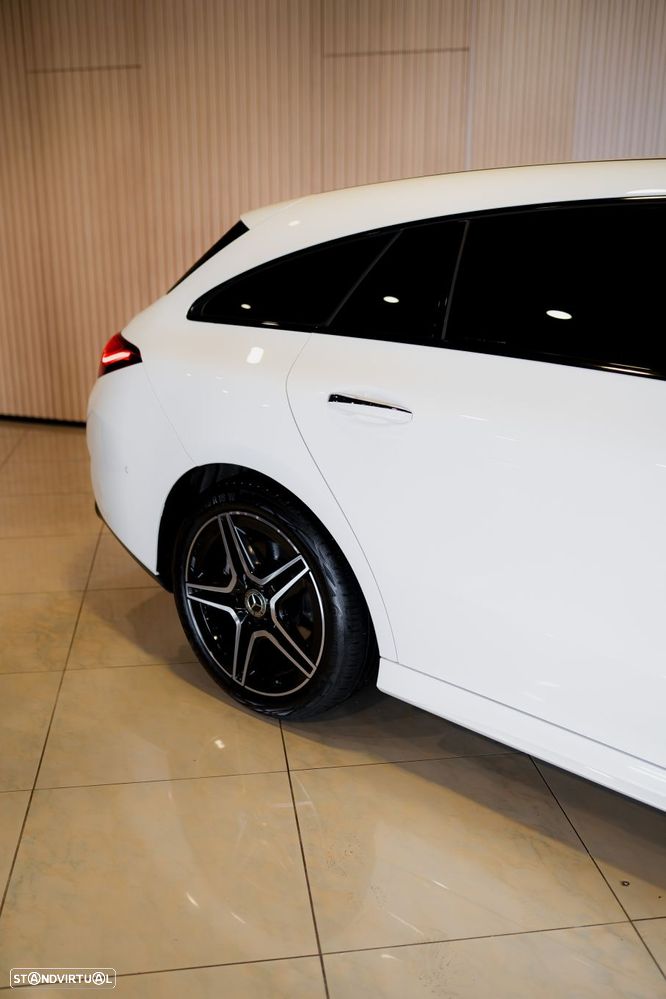 Mercedes-Benz CLA 180 7G-DCT AMG Line - 12