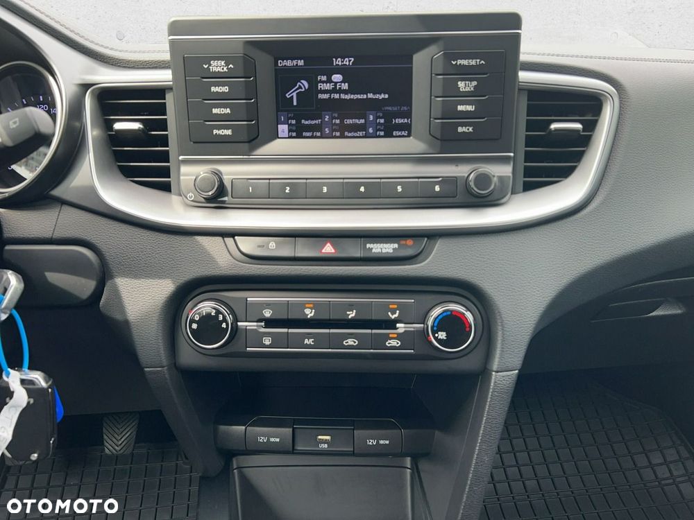 Kia Ceed - 19