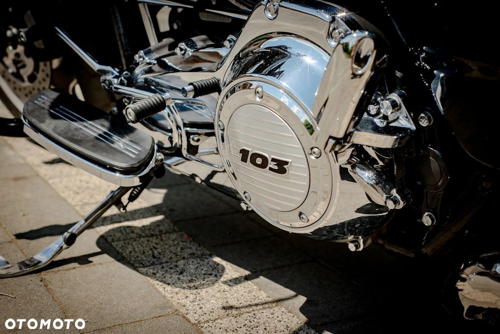 Harley-Davidson Touring Street Glide - 28