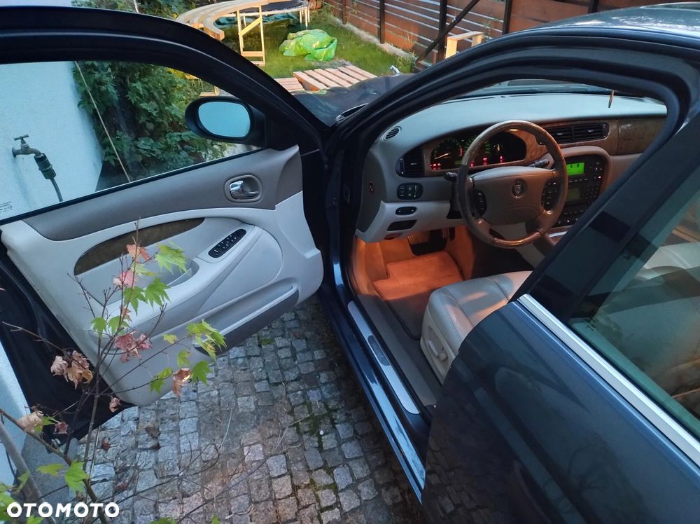 Jaguar S-Type 3.0 V6 Executive - 12