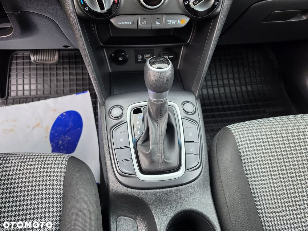 Hyundai Kona - 17
