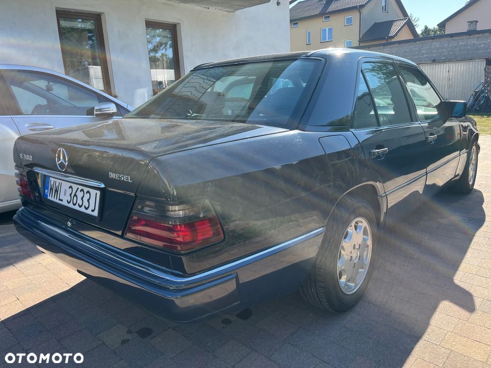 Mercedes-Benz Klasa E 300 D - 3