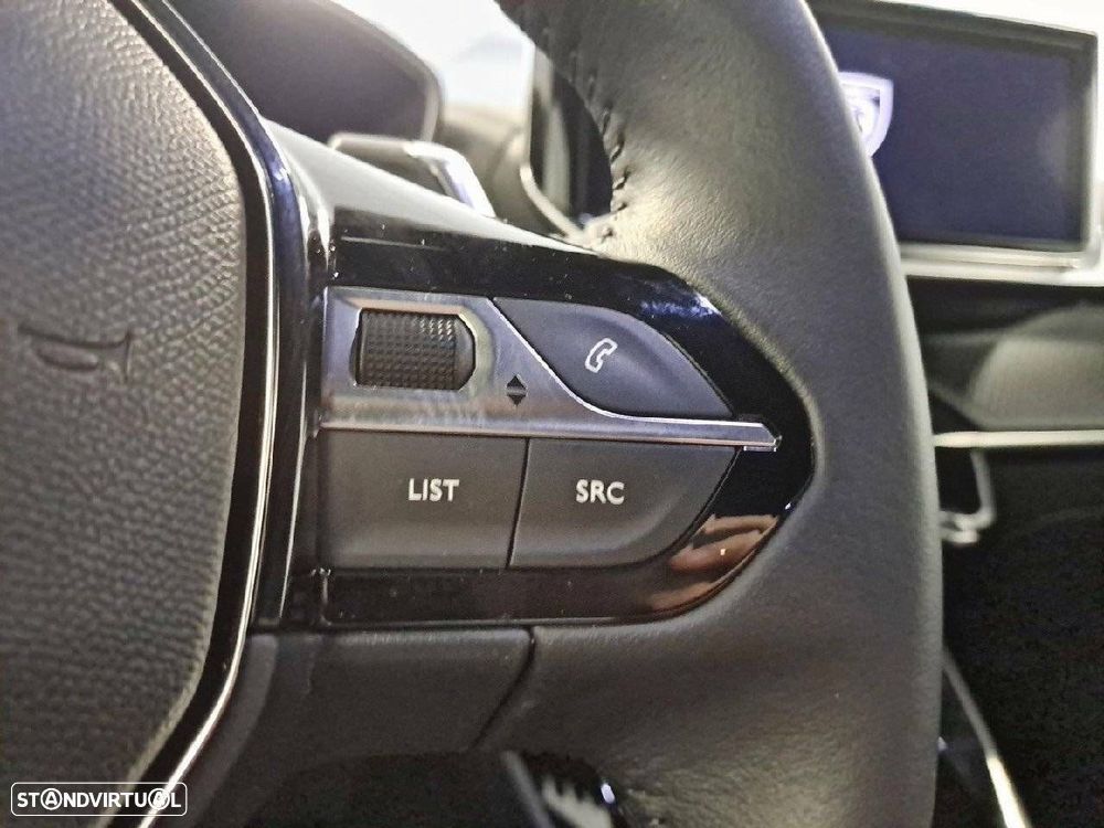 Peugeot 2008 1.2 Hybrid Allure e-DCS6 - 17