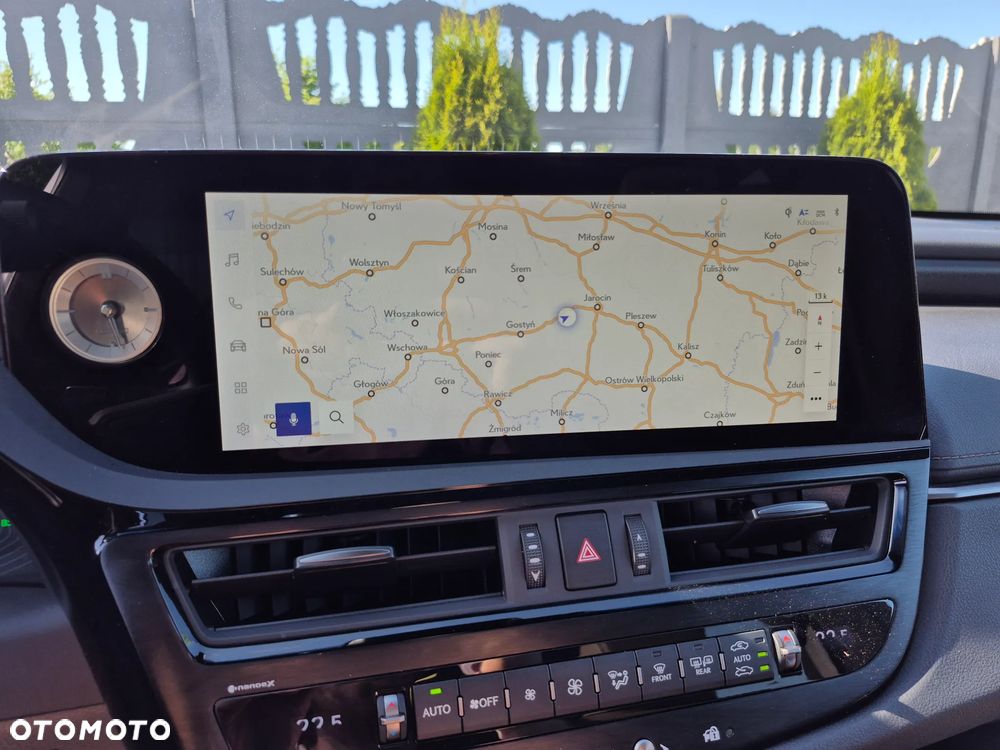 Lexus ES 300h Prestige - 9