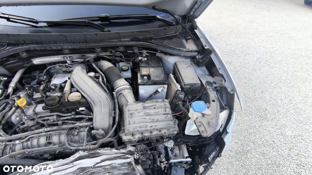 Volkswagen T-Roc - 8
