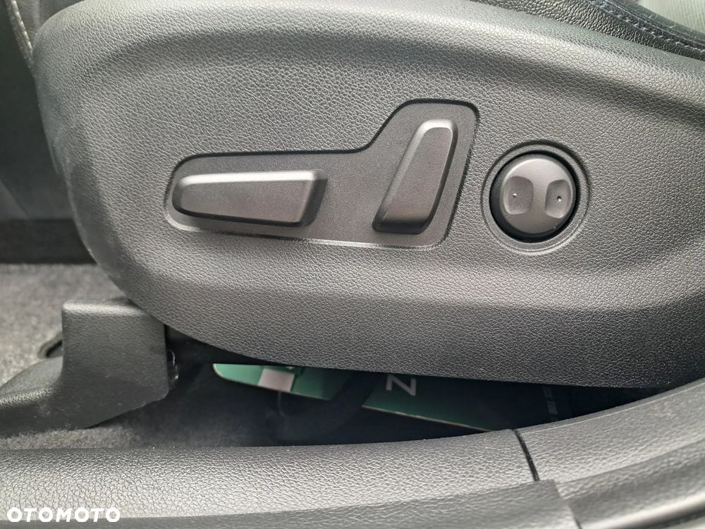 Kia Sportage 2.0 CRDI 4WD Automatik Dream-Team Edition - 16