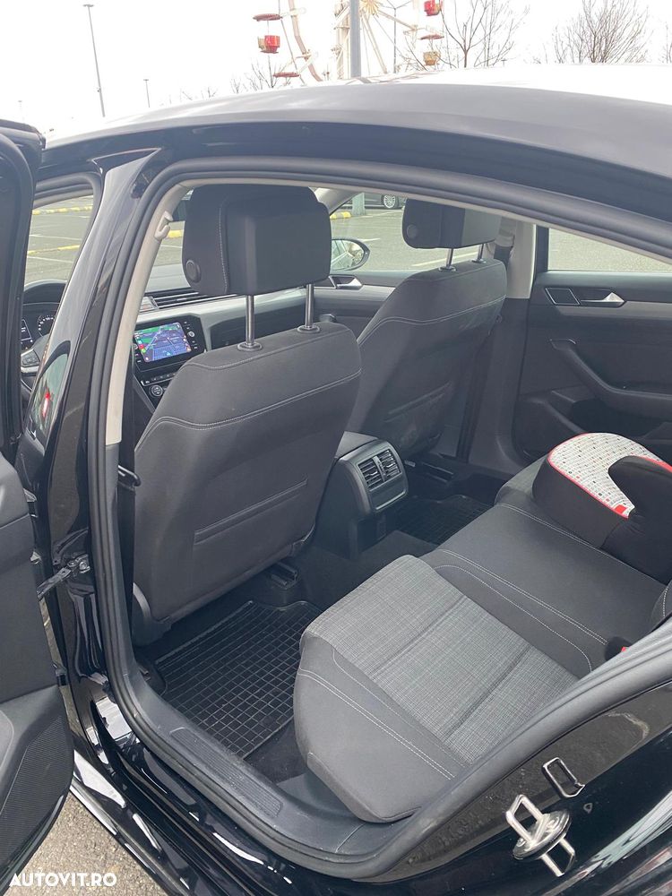 Volkswagen Passat Variant 2.0 TDI SCR DSG Business - 6