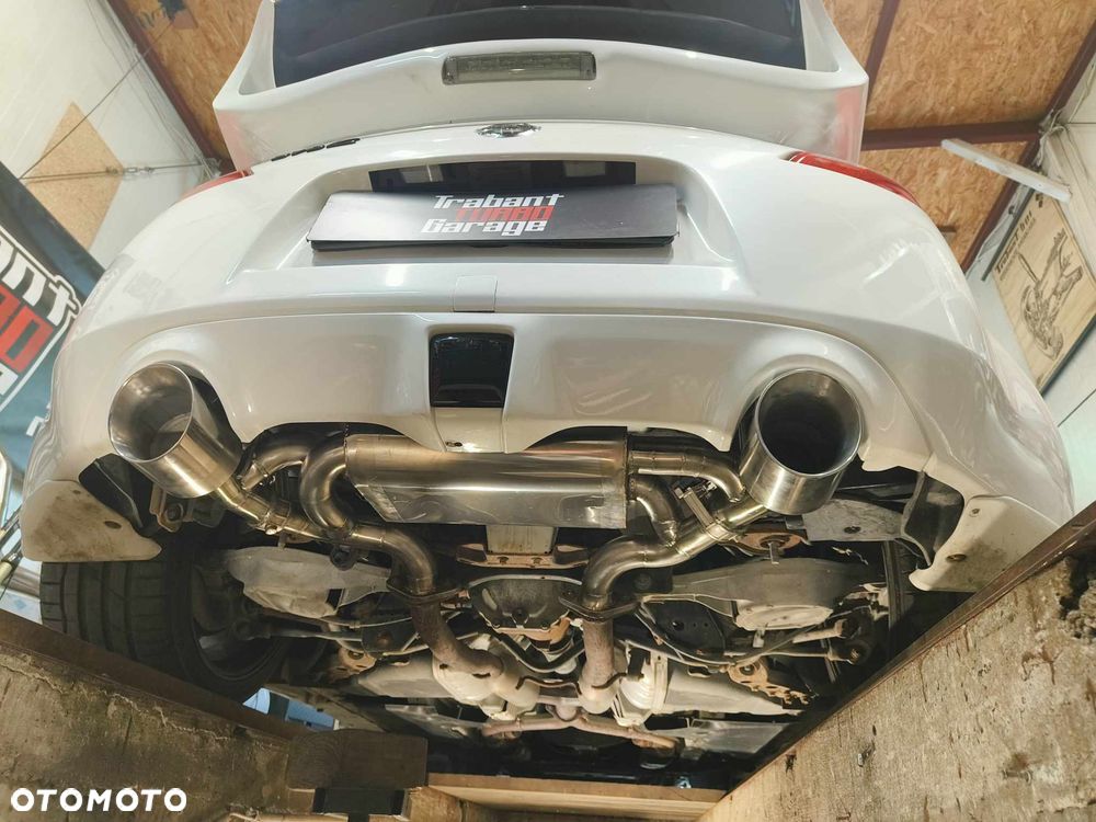 Nissan 370 Z Standard - 32