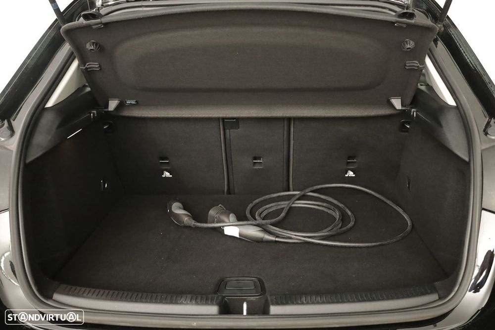 Mercedes-Benz A 250 e - 23
