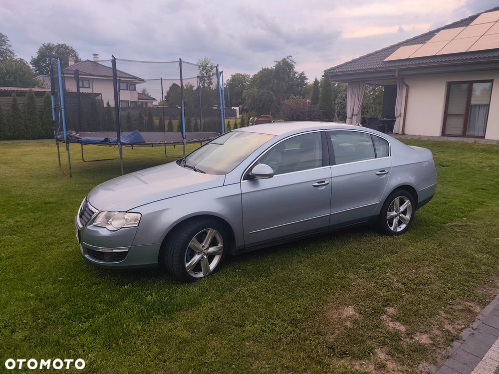 Volkswagen Passat 2.0 TDI Highline DSG - 2