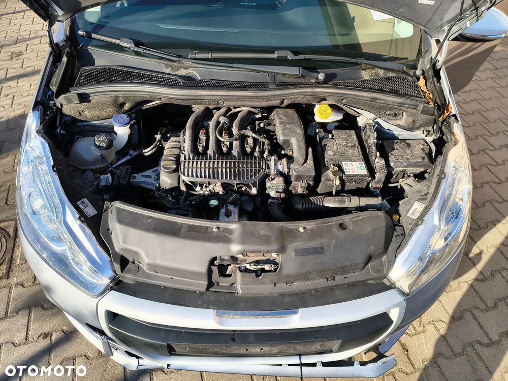 Peugeot 208 - 13
