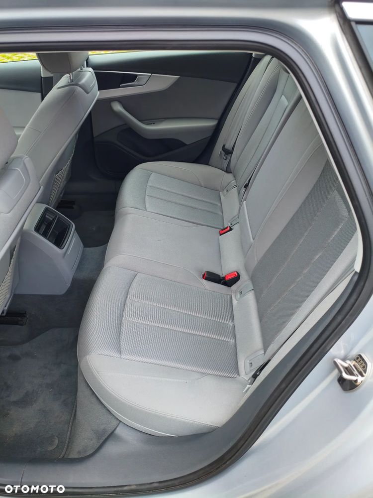 Audi A4 Avant 2.0 TDI S tronic - 13