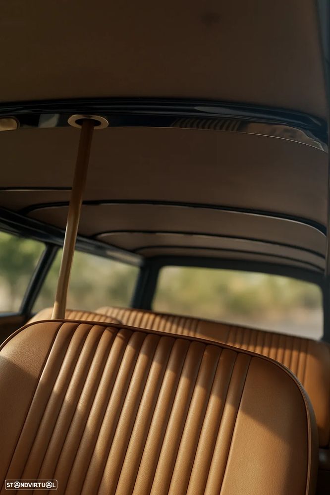 Toyota HIACE LH20V - 5