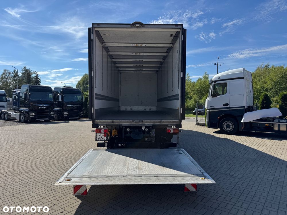 Mercedes-Benz ACTROS 2548 Izoterma Schmitz 7.45m Winda 2T - 18