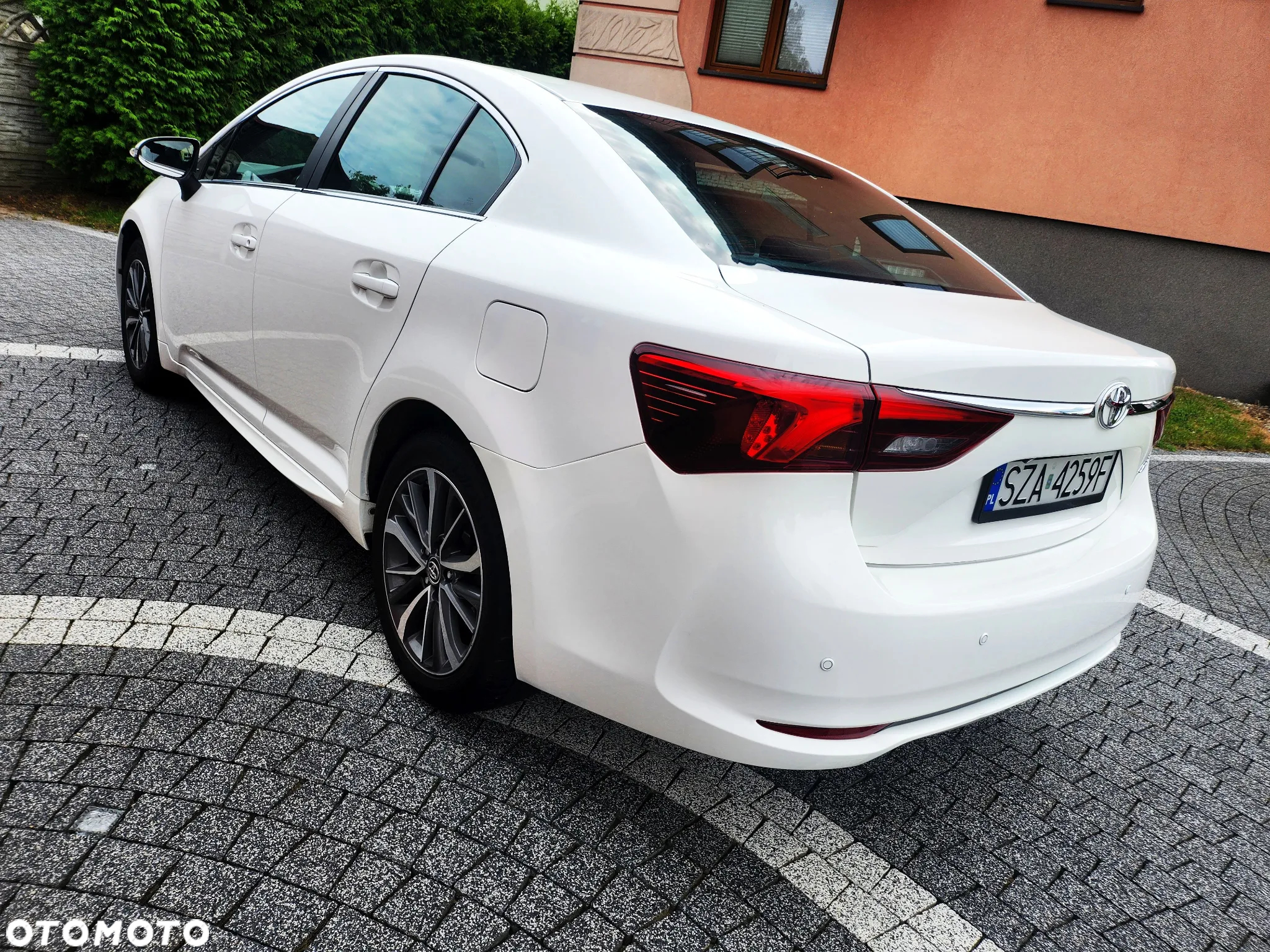 Toyota Avensis - 2