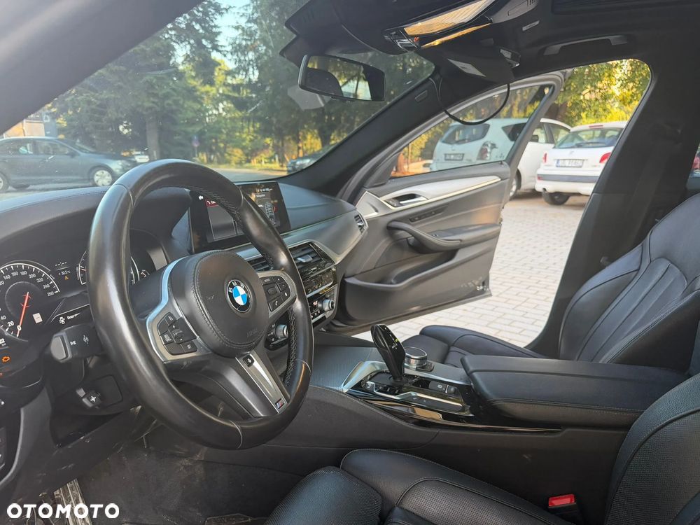 BMW Seria 5 530i xDrive M Sport Edition - 11