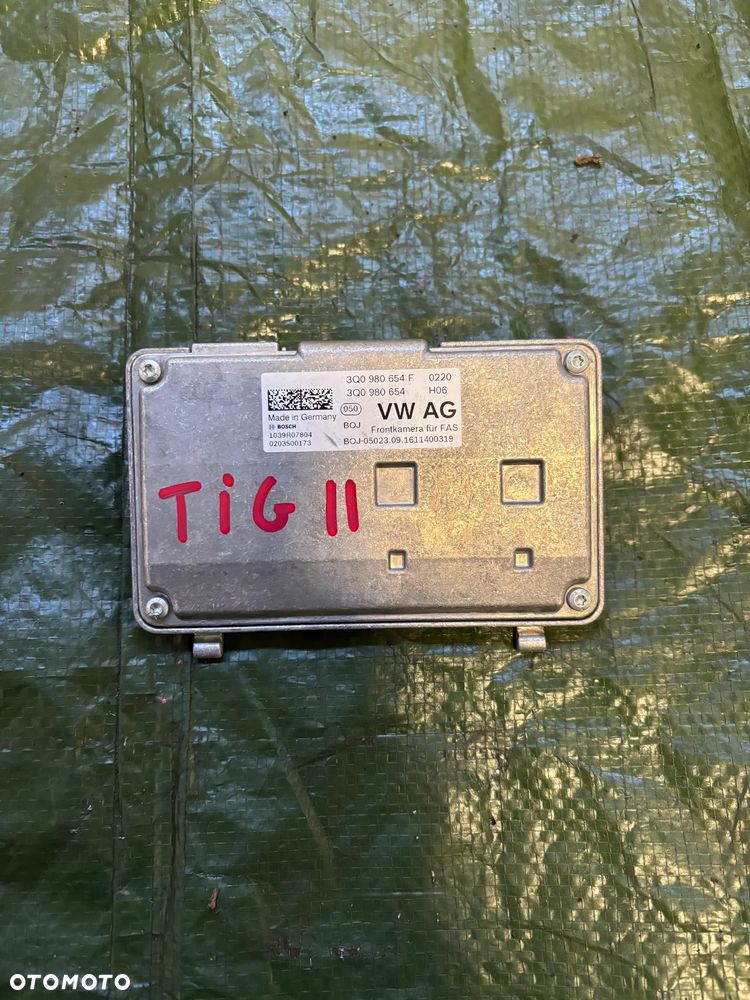 VW Tiguan II 5NA kamera przednia asystent pasa 3Q0980654F - 2