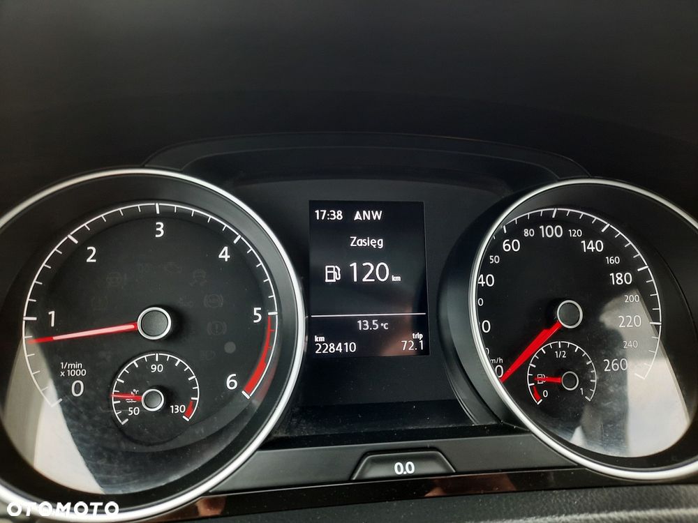 Volkswagen Golf 1.6 TDI DPF Comfortline - 29