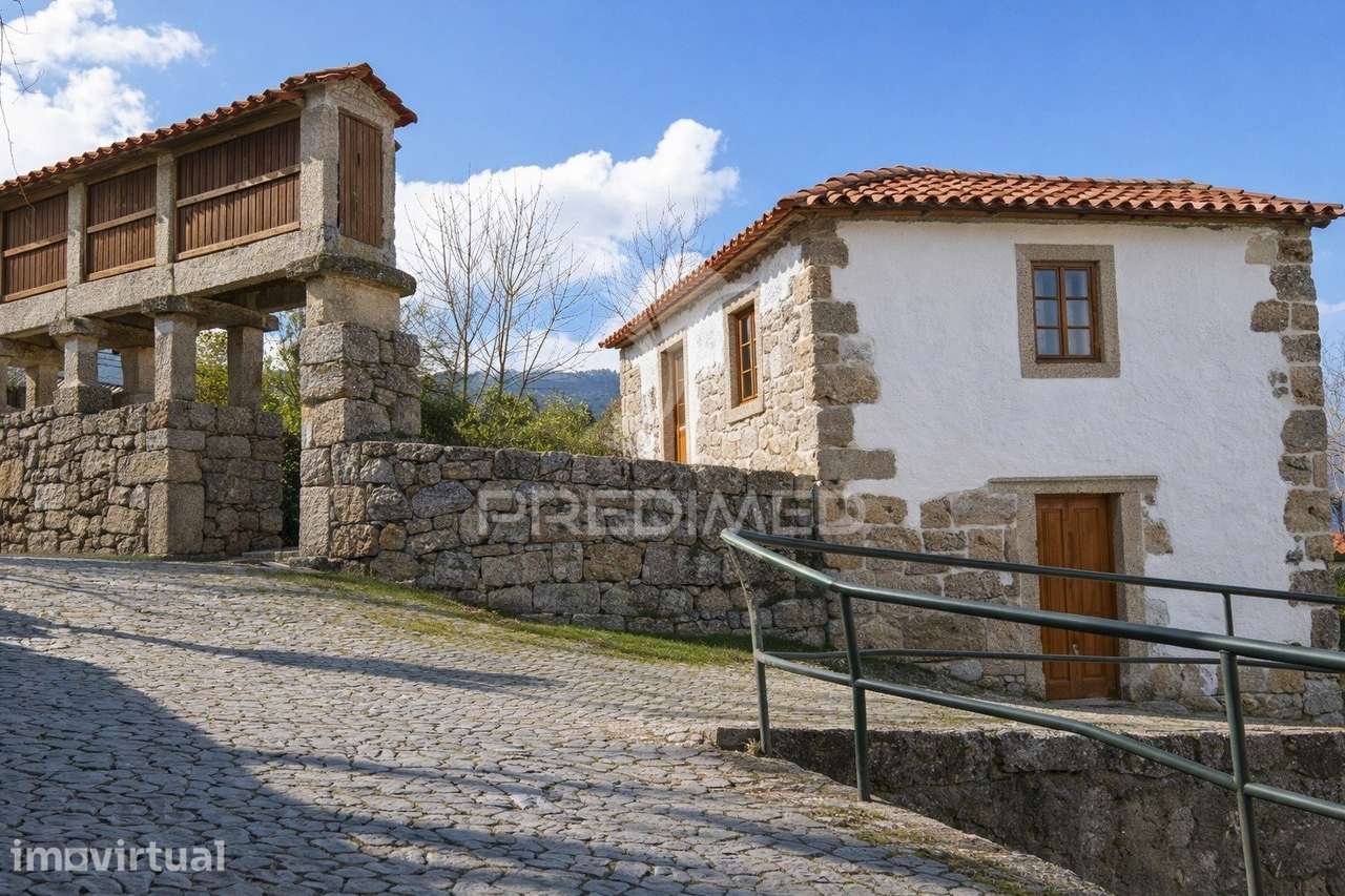 Moradia T4 para restauro, Rio Caldo Gerês - Grande imagem: 2/24