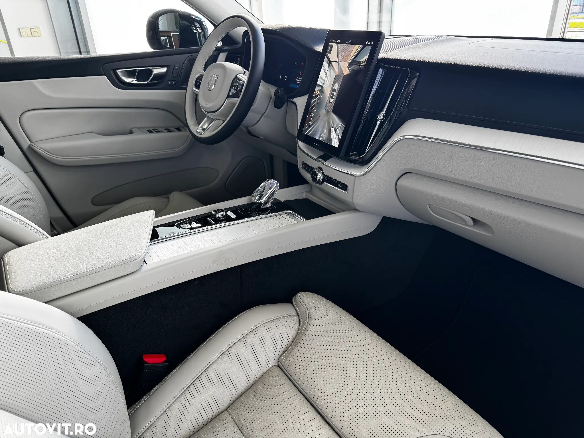 Volvo XC 60 B5 AT AWD MHEV Ultra Dark - 10