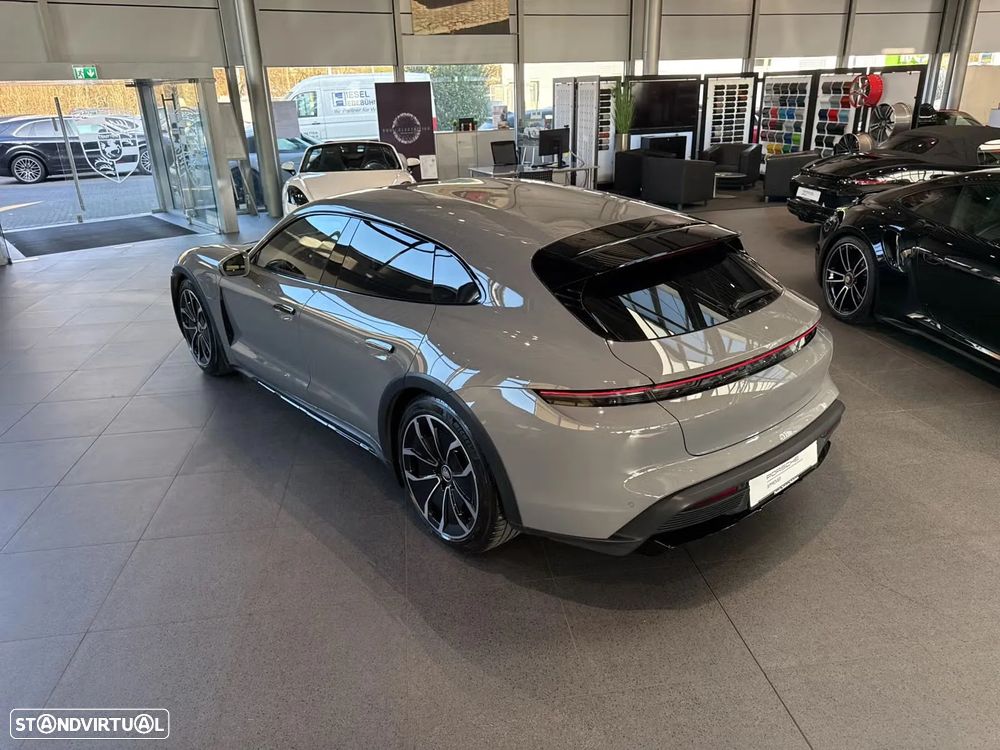 Porsche Taycan Cross Turismo 4S - 12