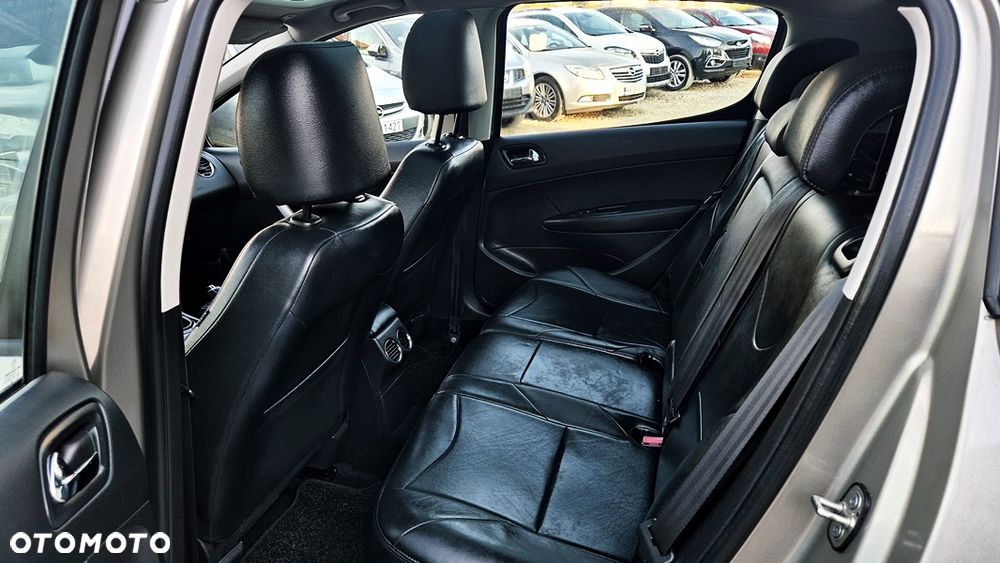 Peugeot 308 1.6 Premium Plus - 31