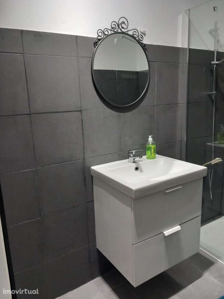 Quarto - localizado em Sete Rios Lisbon - Grande imagem: 4/27