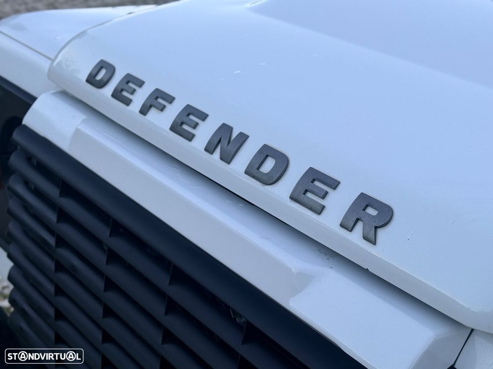 Land Rover Defender - 11