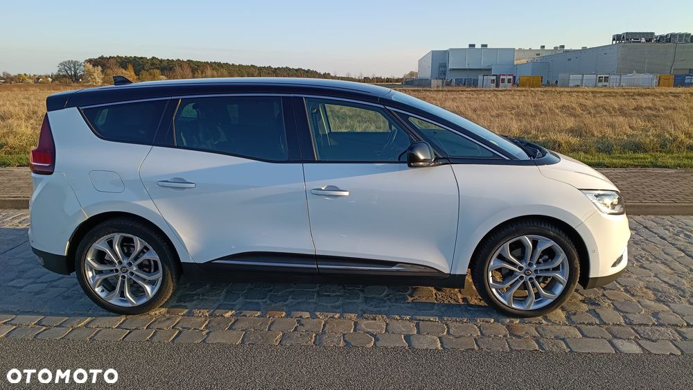 Renault Grand Scenic - 10